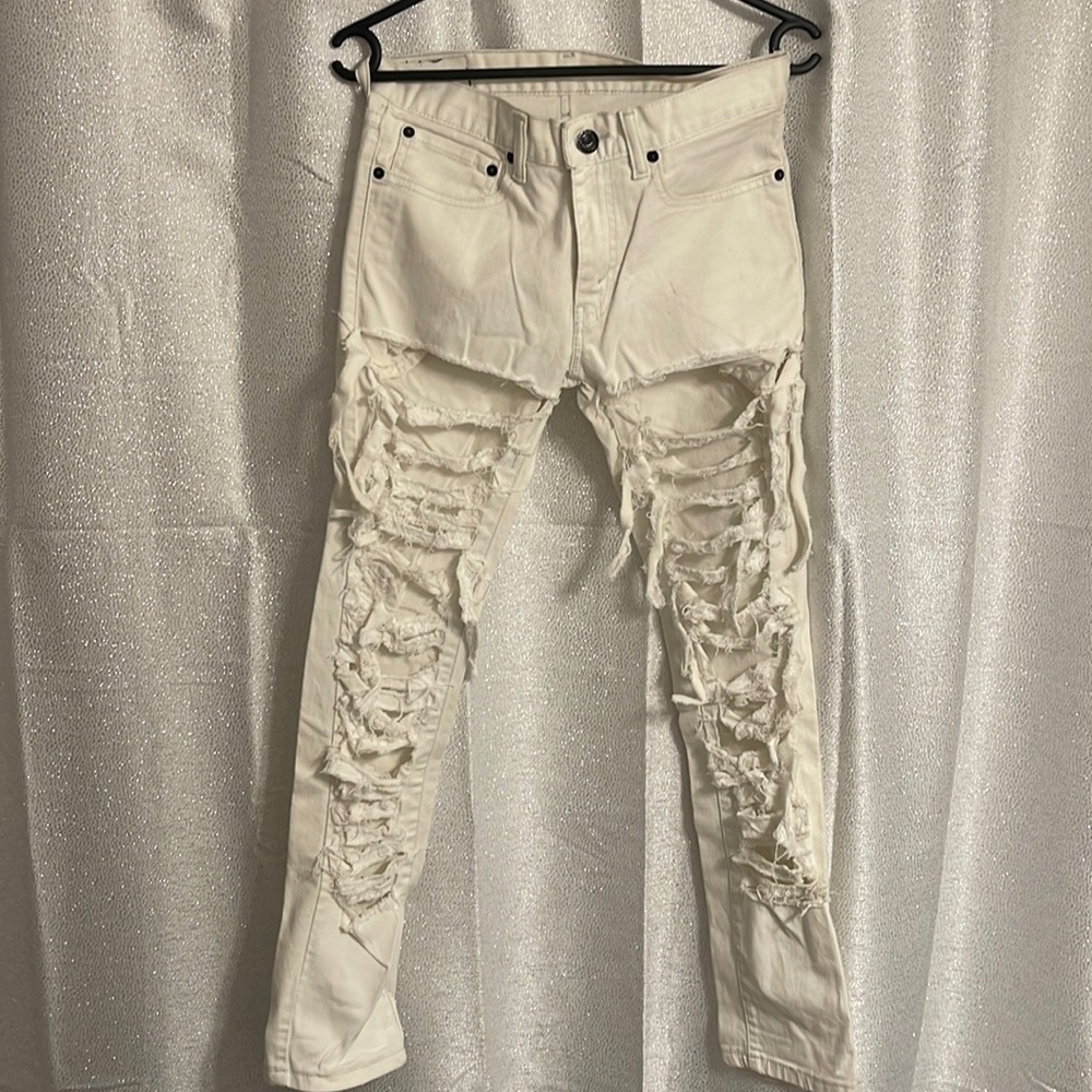 White destress jeans